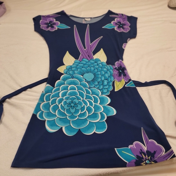 Size Medium Clothing Lot - Picture 14 of 16